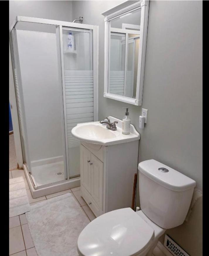 Best Garden House&3 Mins Bus Station Close C-Train&Free Parking YYC Exterior foto
